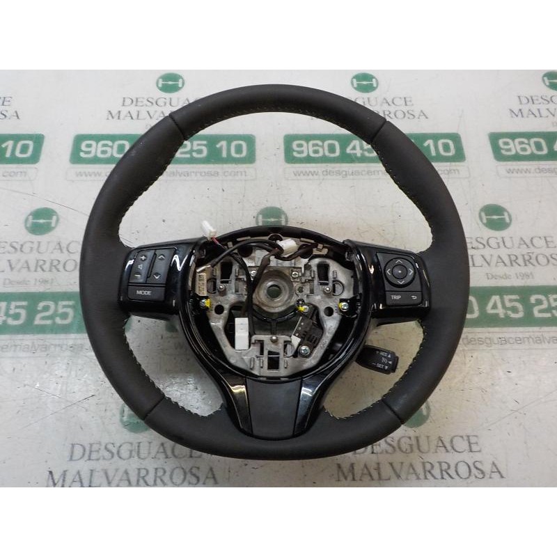 Recambio de volante para toyota yaris referencia OEM IAM 451020D30024  