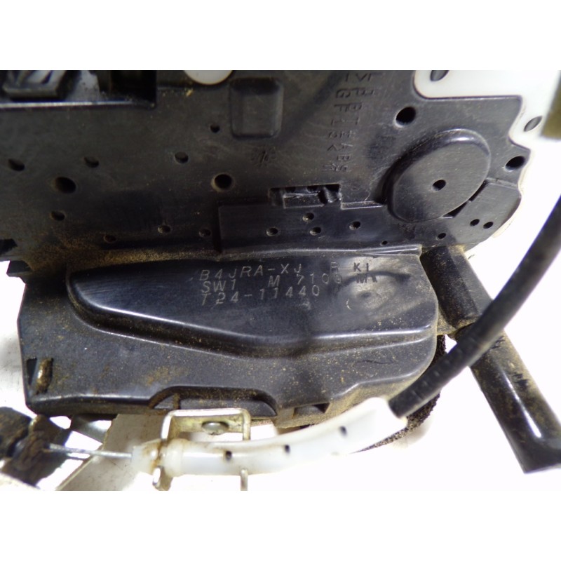 Recambio de cerradura puerta delantera izquierda para nissan x-trail (t32) acenta 4x4 referencia OEM IAM 806714CE0A T2411440 T24