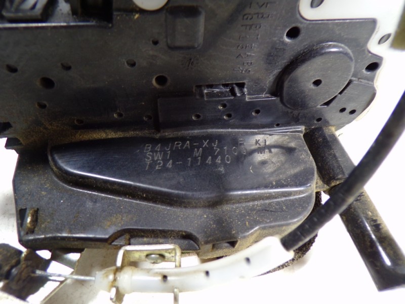 Recambio de cerradura puerta delantera izquierda para nissan x-trail (t32) acenta 4x4 referencia OEM IAM 806714CE0A T2411440 T24