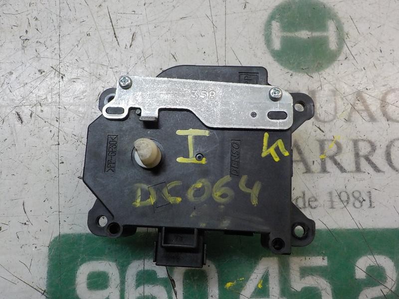 Recambio de motor apertura trampillas climatizador para toyota yaris referencia OEM IAM  1138002800 1138002800