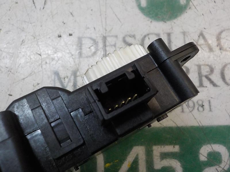 Recambio de motor apertura trampillas climatizador para toyota yaris referencia OEM IAM   