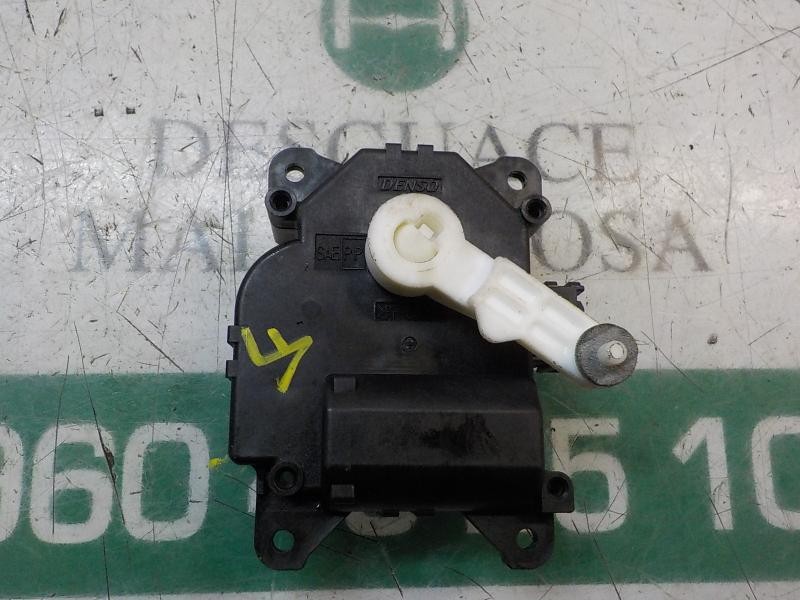 Recambio de motor apertura trampillas climatizador para toyota yaris referencia OEM IAM  1138002810 1138002810