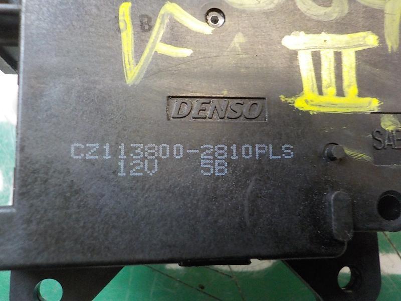 Recambio de motor apertura trampillas climatizador para toyota yaris referencia OEM IAM  1138002810 1138002810