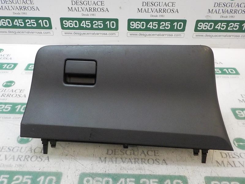 Recambio de guantera para toyota yaris referencia OEM IAM 555500D151C1  