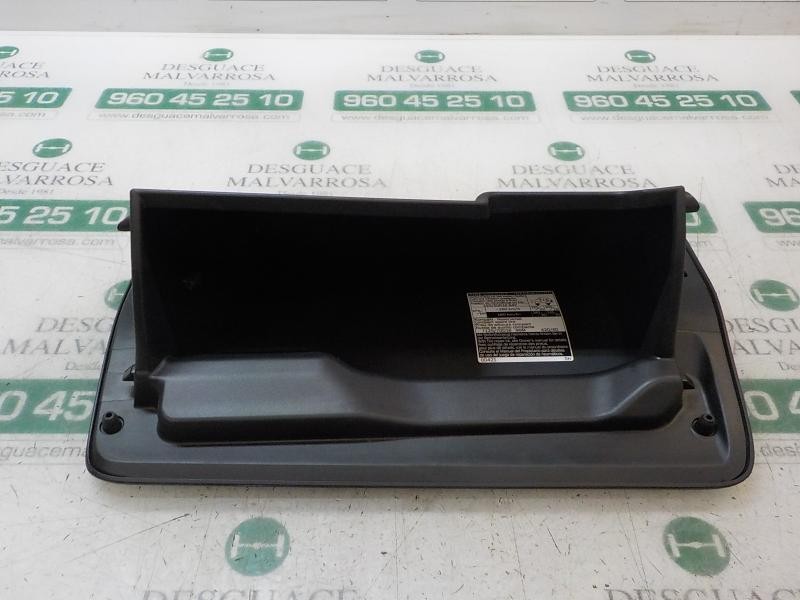 Recambio de guantera para toyota yaris referencia OEM IAM 555500D151C1  