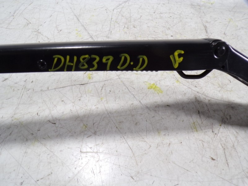 Recambio de brazo limpia delantero derecho para toyota rav4 hybrid 4x2 advance referencia OEM IAM 8521142210  