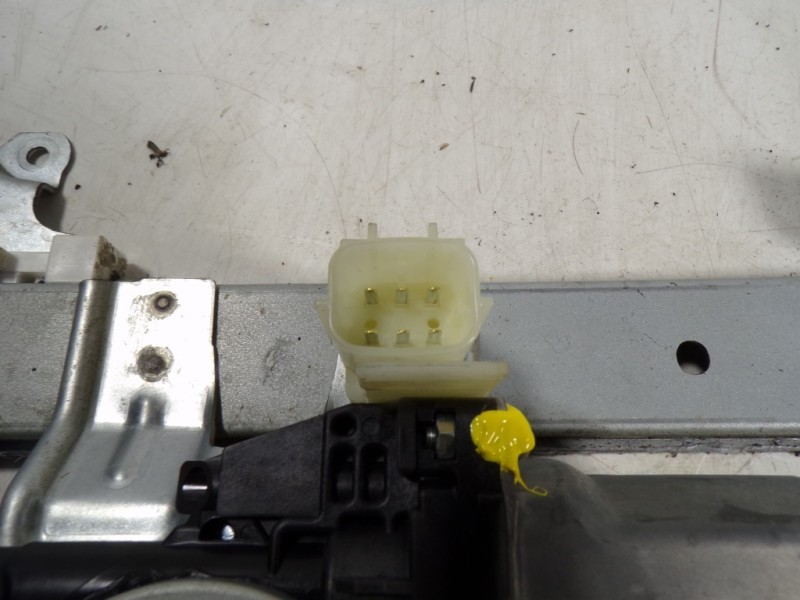 Recambio de elevalunas trasero derecho para nissan x-trail (t32) acenta 4x4 referencia OEM IAM 827204CA0A 827301BA0A 2621004650