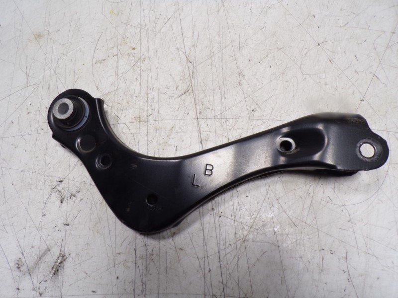 Recambio de brazo suspension superior trasero izquierdo para toyota rav4 hybrid 4x2 advance referencia OEM IAM 4879042030  