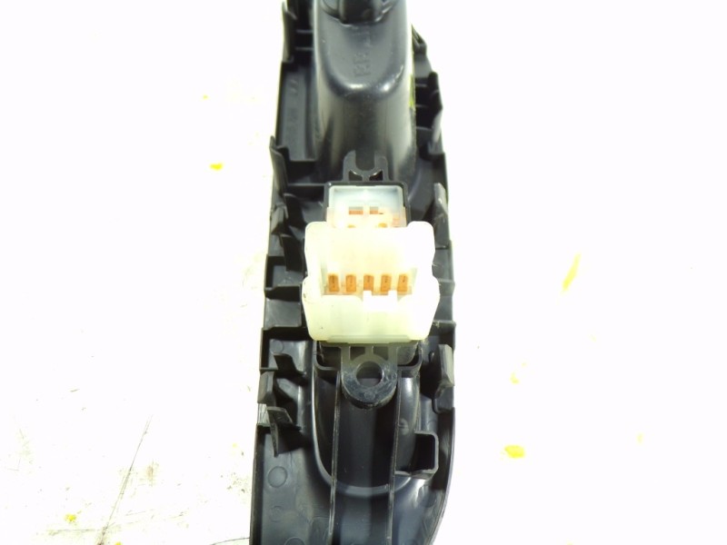 Recambio de mando elevalunas trasero izquierdo para nissan x-trail (t32) acenta 4x4 referencia OEM IAM 254114CE0A 829614CE0A 