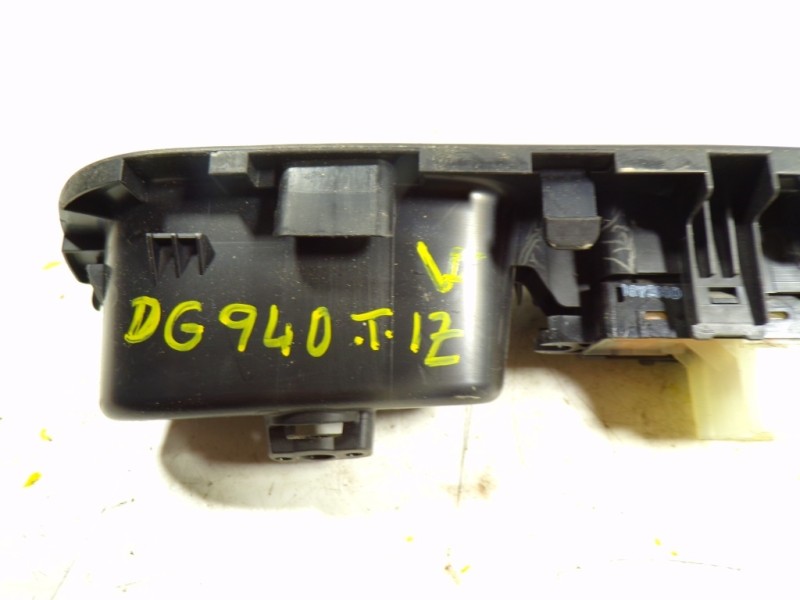 Recambio de mando elevalunas trasero izquierdo para nissan x-trail (t32) acenta 4x4 referencia OEM IAM 254114CE0A 829614CE0A 