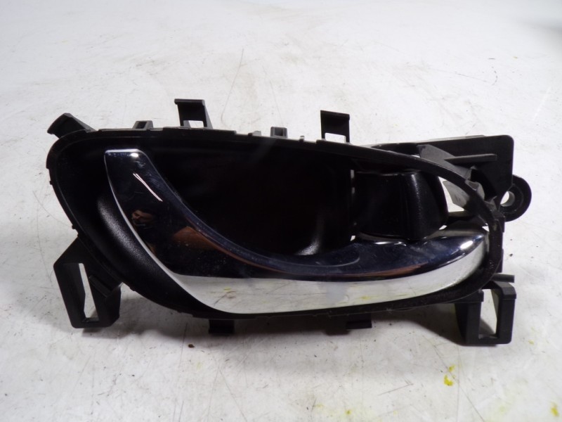 Recambio de maneta interior delantera derecha para nissan x-trail (t32) acenta 4x4 referencia OEM IAM 806704CE0A  