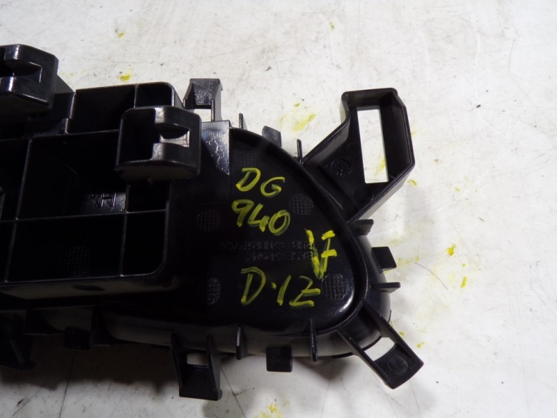 Recambio de maneta interior delantera izquierda para nissan x-trail (t32) acenta 4x4 referencia OEM IAM 806714CE0A  