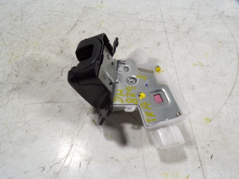 Recambio de cerradura maletero / porton para toyota rav4 hybrid 4x2 advance referencia OEM IAM 6935042090  