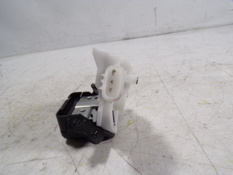 Recambio de cerradura maletero / porton para toyota rav4 hybrid 4x2 advance referencia OEM IAM 6935042090  