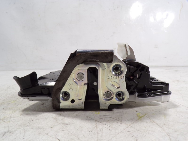 Recambio de cerradura puerta delantera derecha para toyota rav4 hybrid 4x2 advance referencia OEM IAM 6903062010 10331134 103311