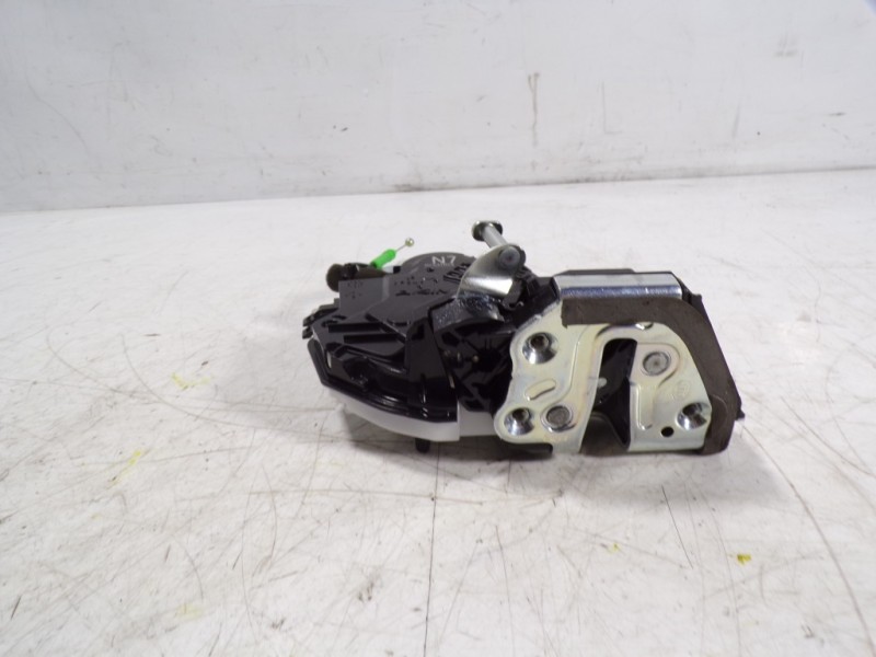 Recambio de cerradura puerta trasera izquierda para toyota rav4 hybrid 4x2 advance referencia OEM IAM 6906048060 10331143 103311