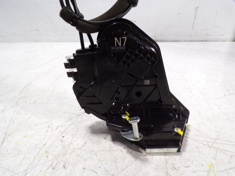 Recambio de cerradura puerta trasera izquierda para toyota rav4 hybrid 4x2 advance referencia OEM IAM 6906048060 10331143 103311