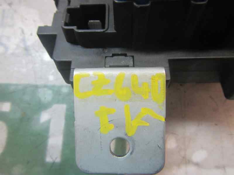 Recambio de caja reles / fusibles para renault koleos 2.0 dci diesel fap referencia OEM IAM 252360745R 252365026R 