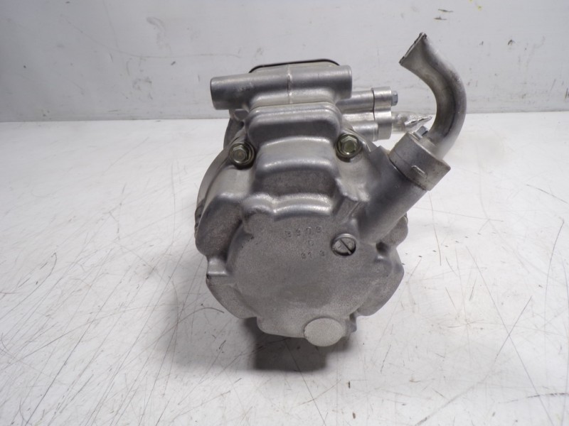 Recambio de compresor aire acondicionado para toyota rav4 hybrid 4x2 advance referencia OEM IAM 8837033050 0424001101 0424001101