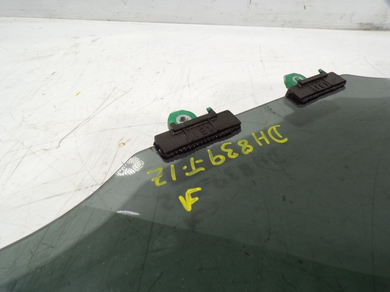 Recambio de cristal puerta trasero izquierdo para toyota rav4 hybrid 4x2 advance referencia OEM IAM 6810442200  