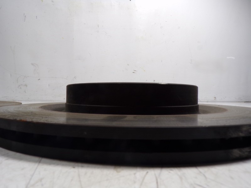 Recambio de disco freno trasero para toyota rav4 hybrid 4x2 advance referencia OEM IAM 4243142080  