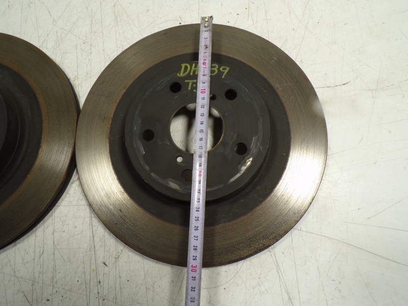 Recambio de disco freno trasero para toyota rav4 hybrid 4x2 advance referencia OEM IAM 4243142080  