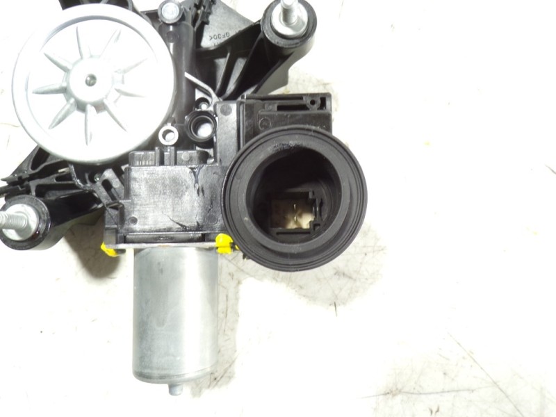 Recambio de elevalunas trasero derecho para toyota rav4 hybrid 4x2 advance referencia OEM IAM 8571042150 8571042150 0620205521