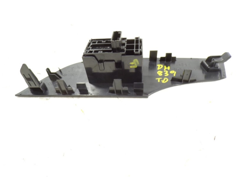 Recambio de mando elevalunas trasero derecho para toyota rav4 hybrid 4x2 advance referencia OEM IAM 8481012110 3361E13 3361E13