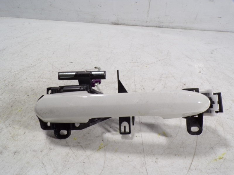 Recambio de maneta exterior delantera derecha para toyota rav4 hybrid 4x2 advance referencia OEM IAM 6920130100  