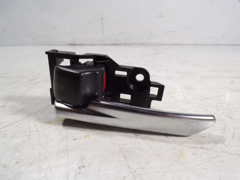 Recambio de maneta interior trasera izquierda para toyota rav4 hybrid 4x2 advance referencia OEM IAM 6920633150C0  