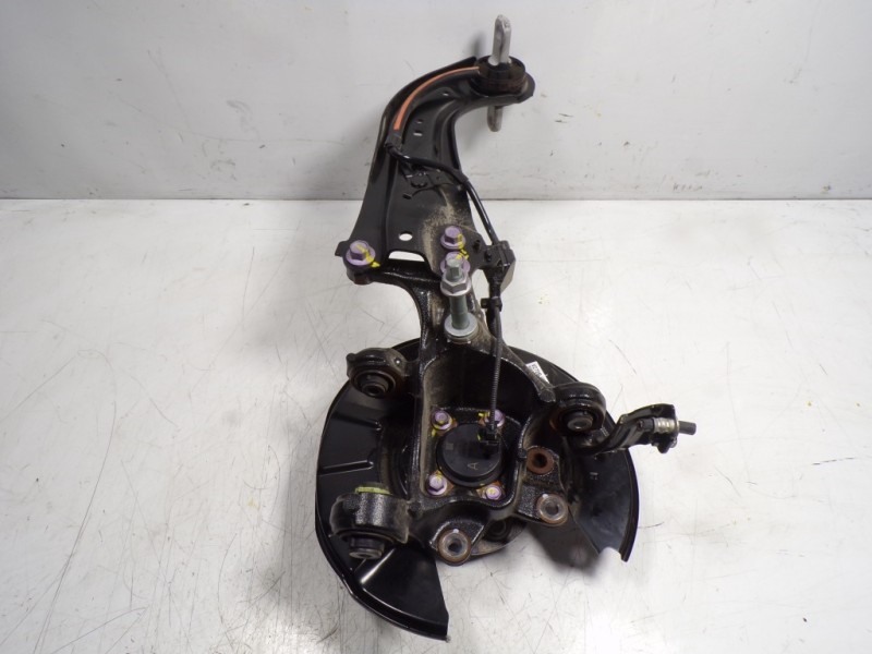 Recambio de mangueta trasera derecha para toyota rav4 hybrid 4x2 advance referencia OEM IAM 4230442060 V270R 