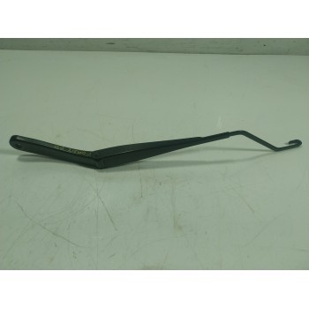 BRAZO LIMPIA DELANTERO DERECHO 