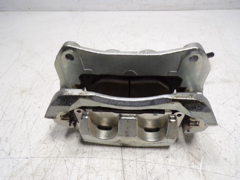 Recambio de pinza freno delantera derecha para toyota rav4 hybrid 4x2 advance referencia OEM IAM 4773042130  