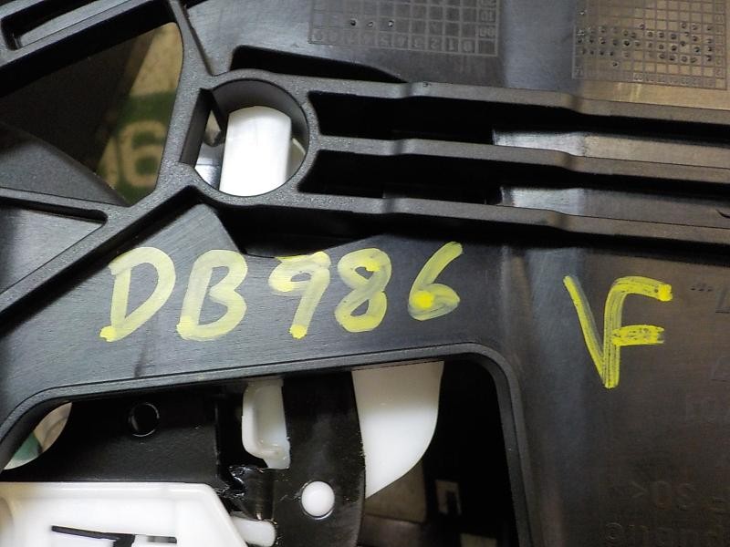 Recambio de apoyabrazos central para skoda octavia combi (5e5) style referencia OEM IAM 5E0864207EPI8  