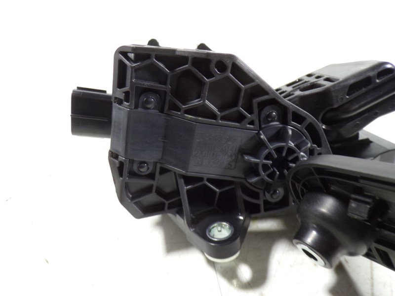 Recambio de potenciometro pedal para toyota rav4 hybrid 4x2 advance referencia OEM IAM 7811033141 2701001040 2701001040