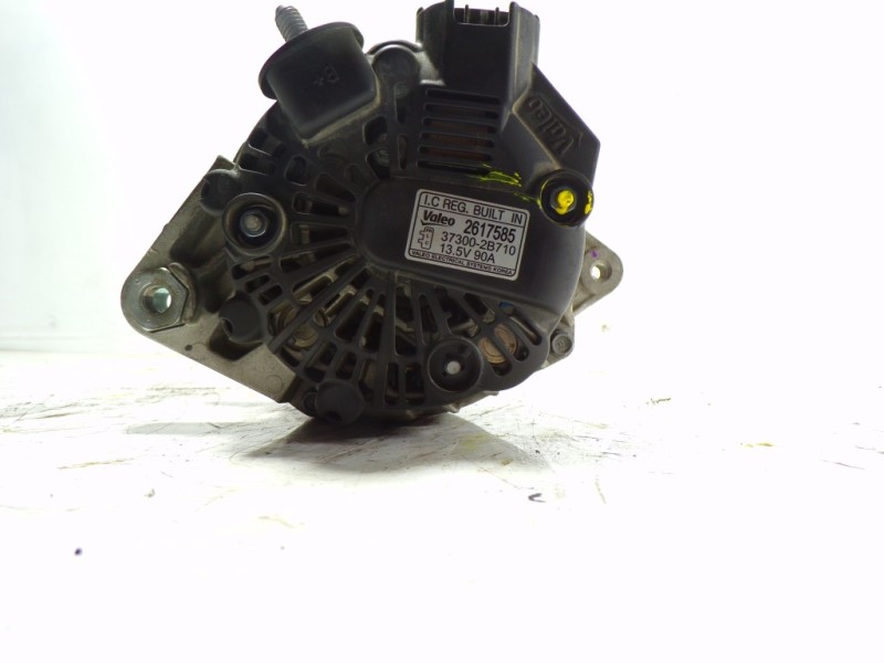 Recambio de alternador para kia venga 1.6 cat referencia OEM IAM 373002B710 373002B710 2617585