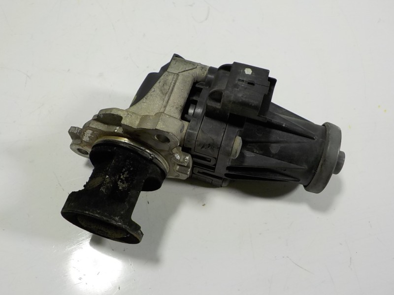 Recambio de valvula egr para ford transit courier 1.5 tdci cat referencia OEM IAM 2017409 FM5Q9D475AC 