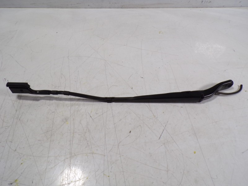 Recambio de brazo limpia delantero izquierdo para toyota proace city 1.2 12v referencia OEM IAM   