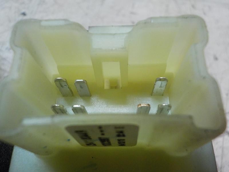 Recambio de mando elevalunas delantero izquierdo para renault clio iv societé referencia OEM IAM 254118044R 254118044R 