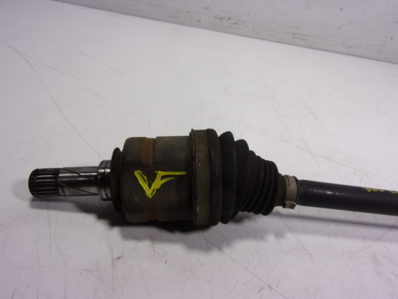 Recambio de transmision derecha para opel corsa d 1.3 16v cdti referencia OEM IAM 13320254  