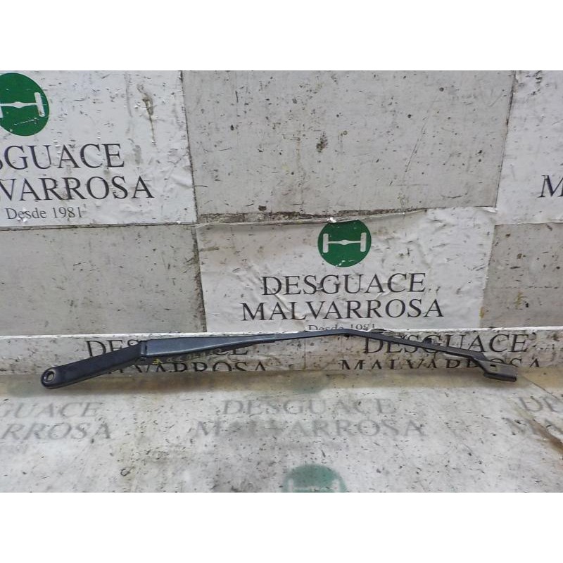 Recambio de brazo limpia delantero derecho para ford fiesta (cb1) 1.4 tdci cat referencia OEM IAM 1826839  