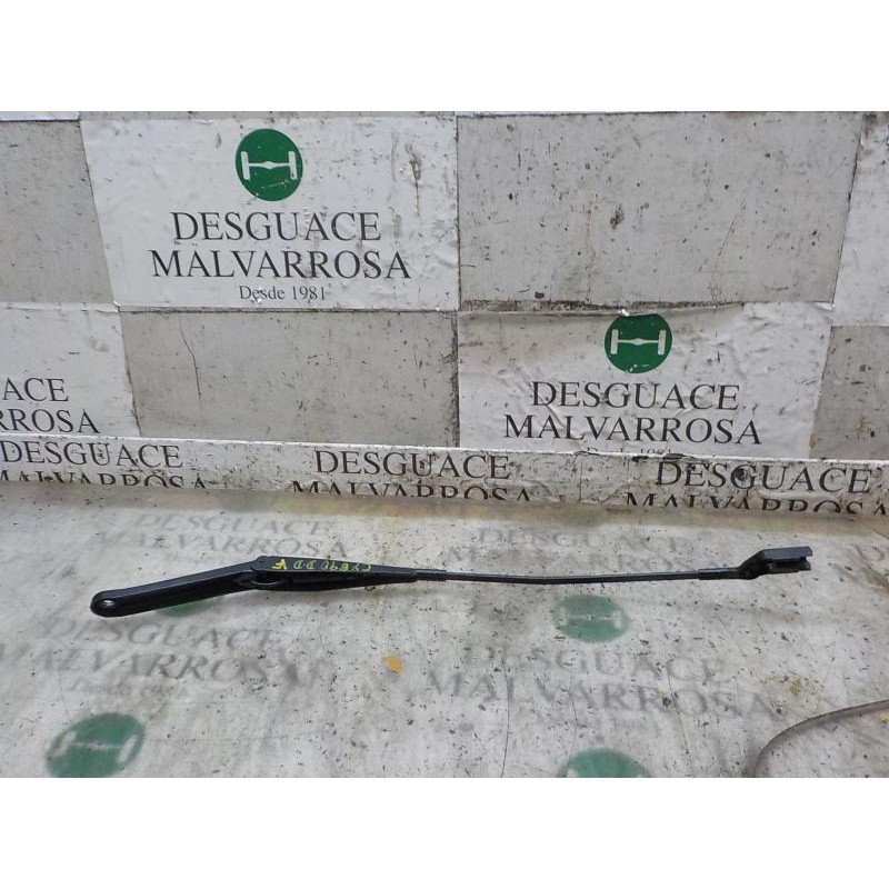 Recambio de brazo limpia delantero derecho para ford fiesta (cb1) 1.4 tdci cat referencia OEM IAM 1826839  