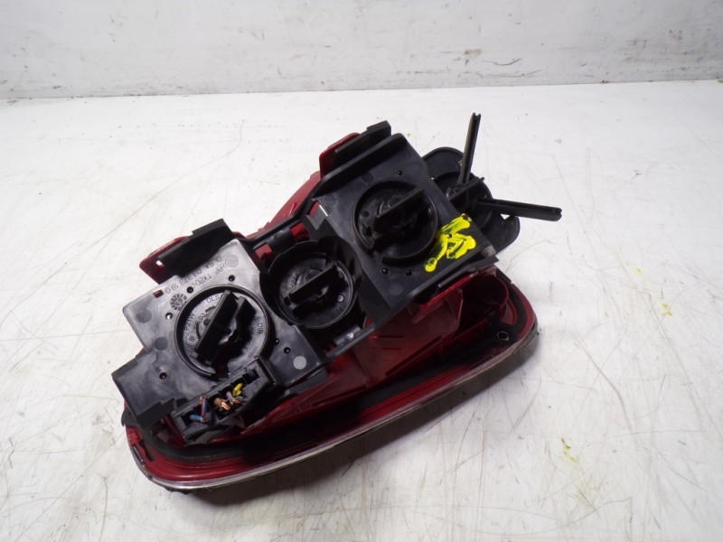 Recambio de piloto trasero derecho para mini mini (r56) cooper s referencia OEM IAM 63212757010  