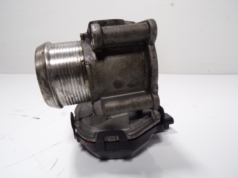 Recambio de caja mariposa para peugeot 208 1.6 blue-hdi fap referencia OEM IAM 9830301180 9807238580 V29039645