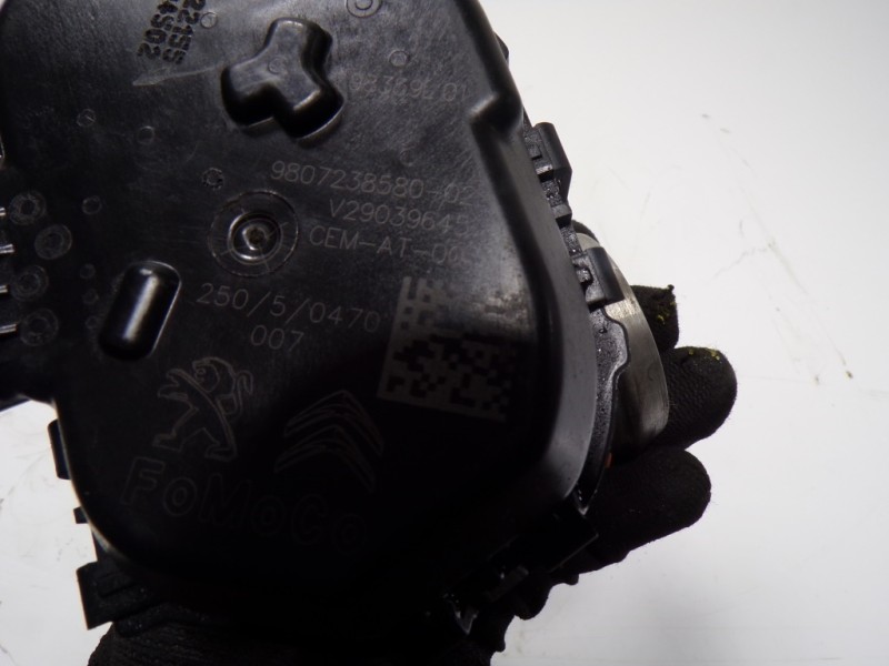 Recambio de caja mariposa para peugeot 208 1.6 blue-hdi fap referencia OEM IAM 9830301180 9807238580 V29039645