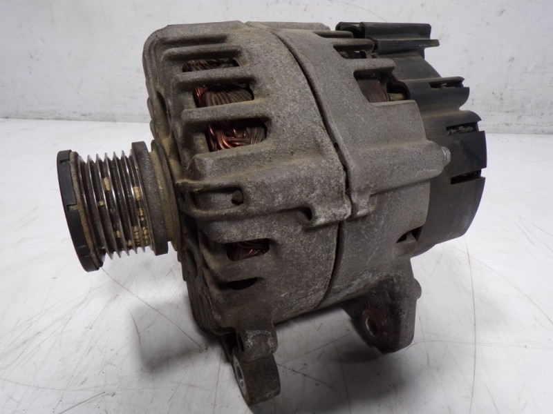 Recambio de alternador para audi a5 sportback (f5a) sport referencia OEM IAM 04L903017A 04L903017A 