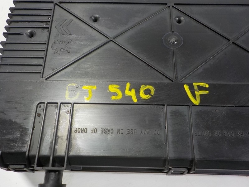 Recambio de caja reles / fusibles para peugeot 208 1.6 blue-hdi fap referencia OEM IAM 1611427780 9807531680 30811370