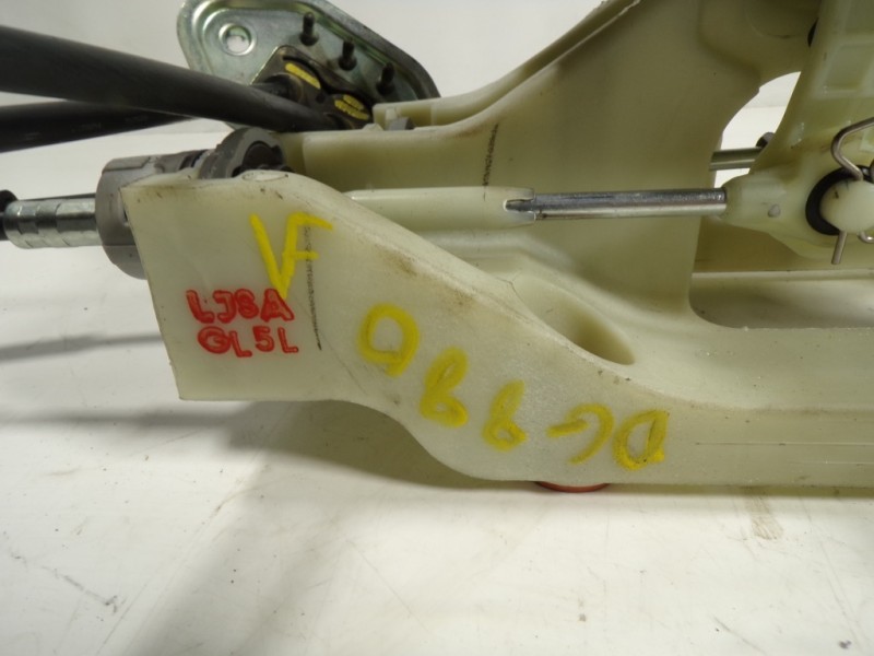 Recambio de palanca cambio para hyundai i20 1.2 16v cat referencia OEM IAM 43700C8310  