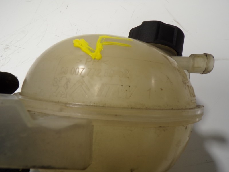 Recambio de deposito expansion para peugeot 208 1.6 blue-hdi fap referencia OEM IAM 9800777280 9800777280 