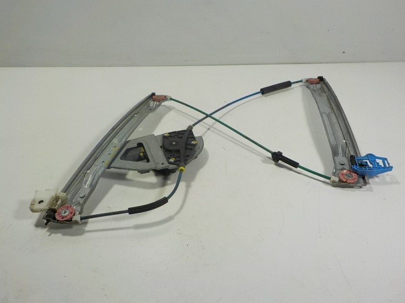 Recambio de elevalunas delantero izquierdo para peugeot 208 1.6 blue-hdi fap referencia OEM IAM 9673155280 9674252480 0130822570